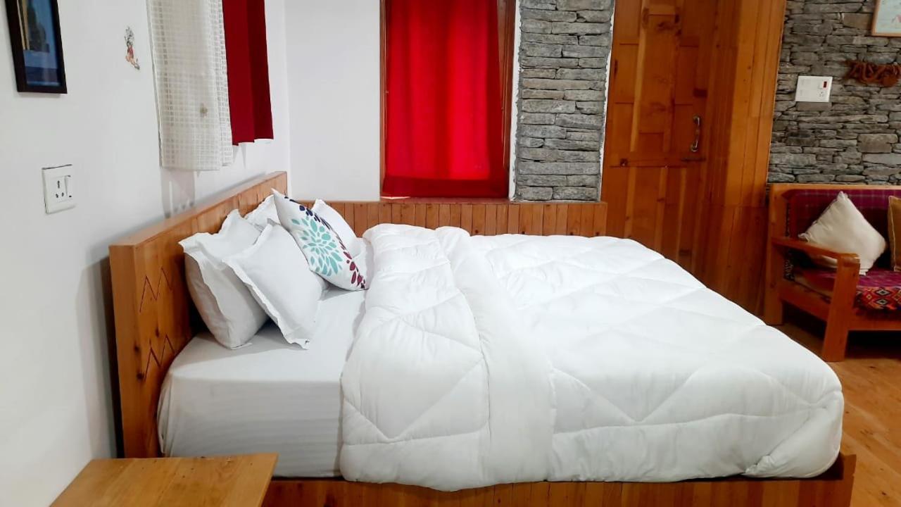Ishan Log Huts-A Boutique Home Stay Banjar Bagian luar foto