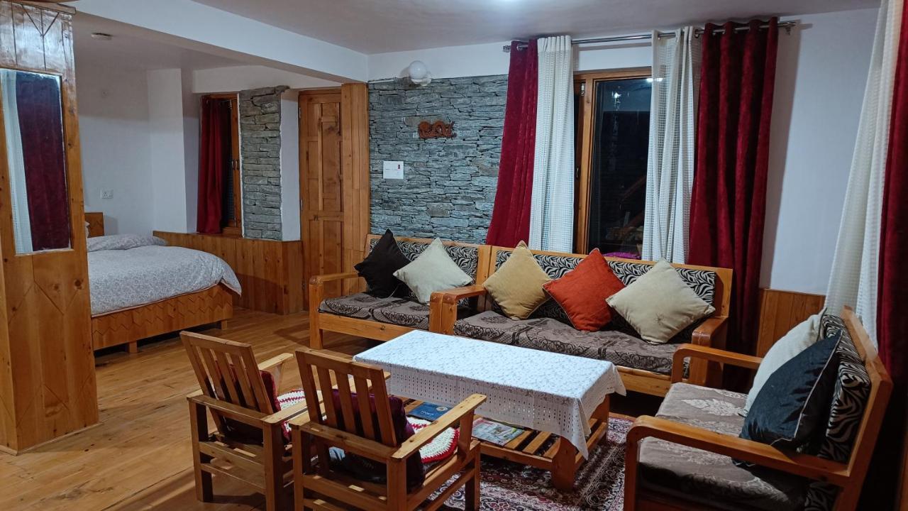 Ishan Log Huts-A Boutique Home Stay Banjar Bagian luar foto