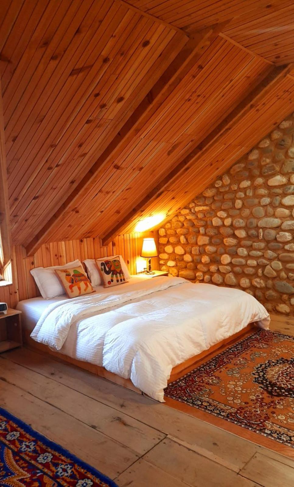 Ishan Log Huts-A Boutique Home Stay Banjar Bagian luar foto