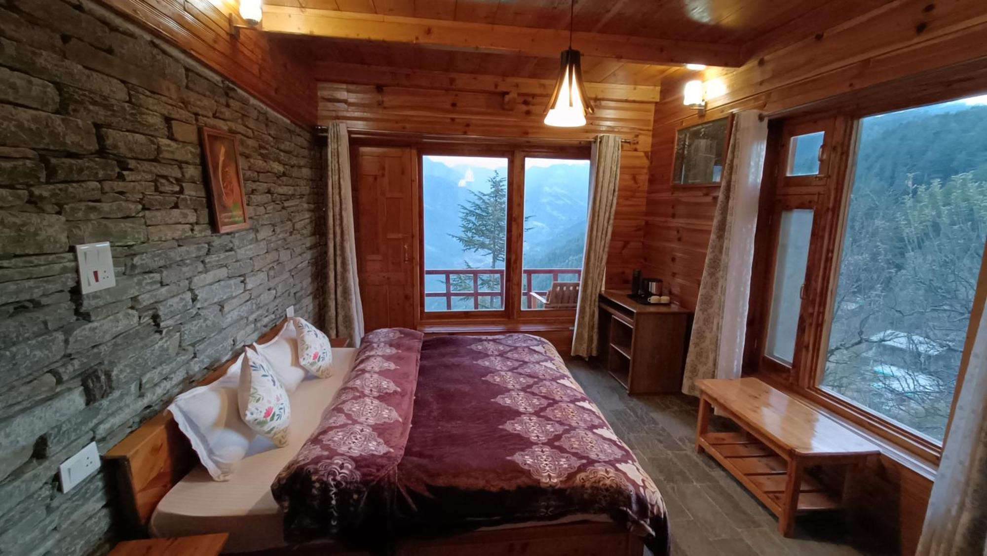 Ishan Log Huts-A Boutique Home Stay Banjar Bagian luar foto