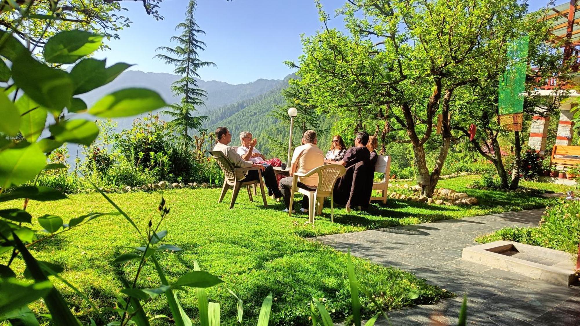 Ishan Log Huts-A Boutique Home Stay Banjar Bagian luar foto